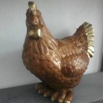 Büyük Tavuk Figürü