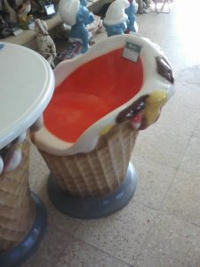 Dondurma Sandalye Figürü