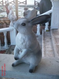 Kulaklı Tavşan Figürü