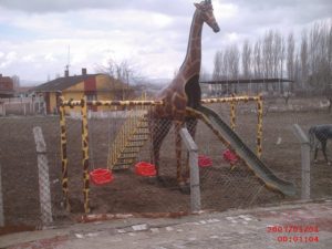 Zürafa Figürlü Oyun Grubu Heykeli